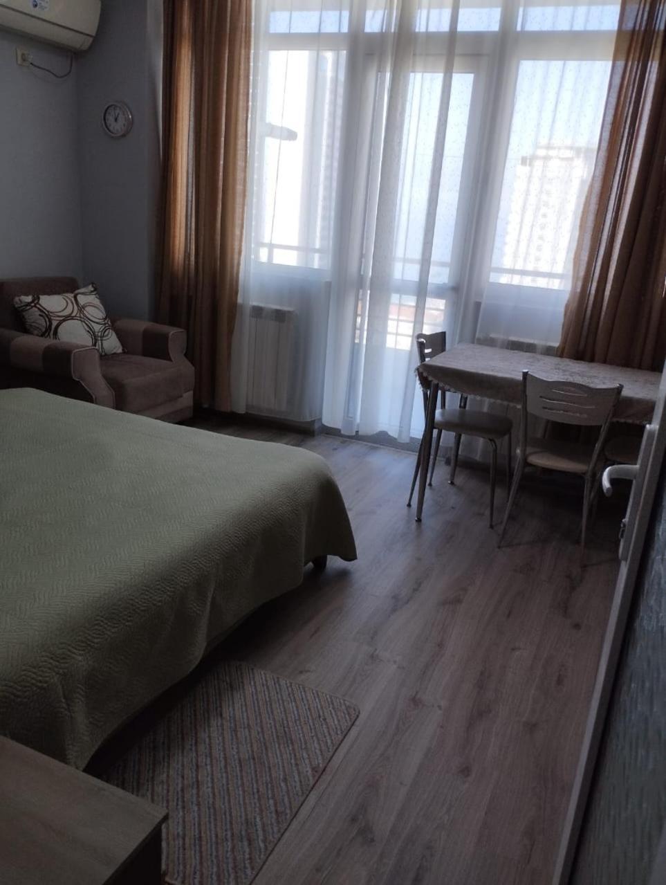 Yalcin Star Residence Apartment 300 Batumi Exteriör bild